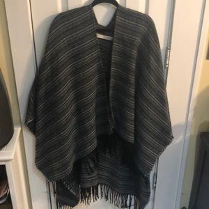 Loft poncho